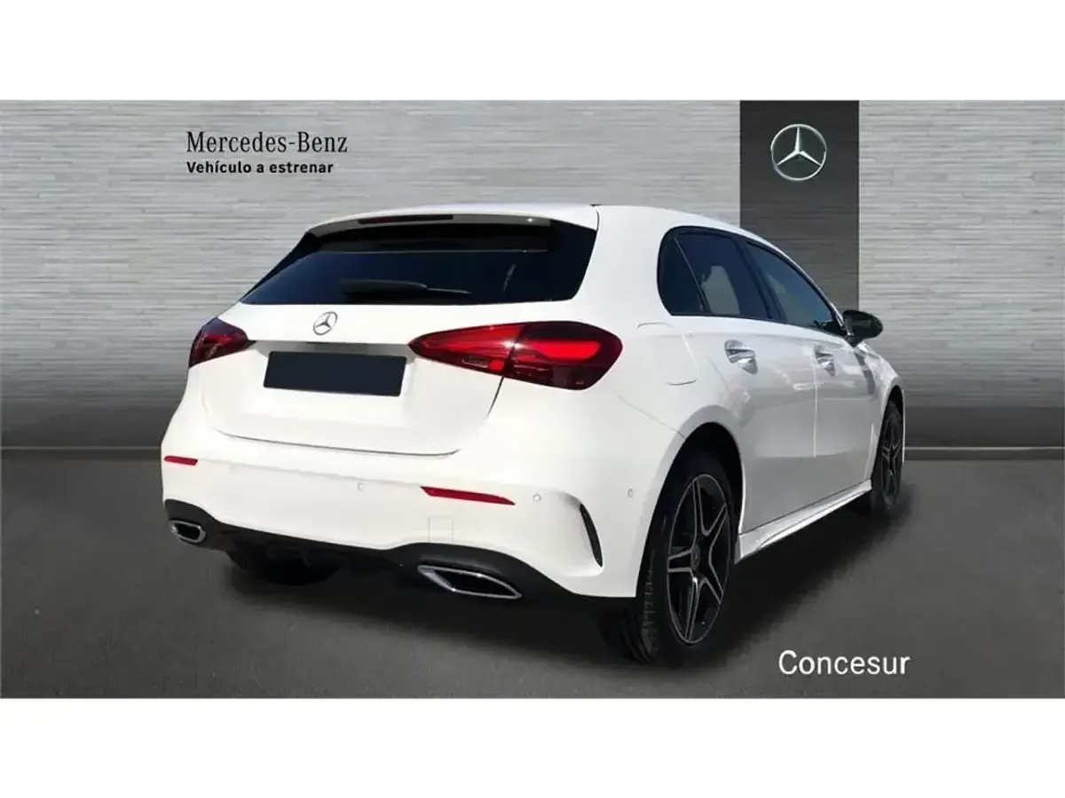 Nuevo Mercedes A200 AMG line 150 CV (110 kW) 2025 Blanco polar Berlina