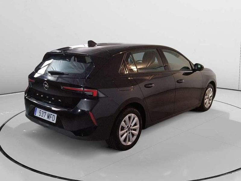 Usado Opel Astra Edition 131 CV (96 kW) 2023 Negro Utilitario