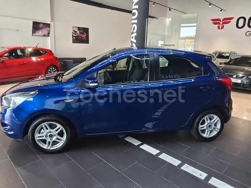 Usado Ford Ka Plus Ultimate 85 CV (62 kW) 2017 Azul Utilitario