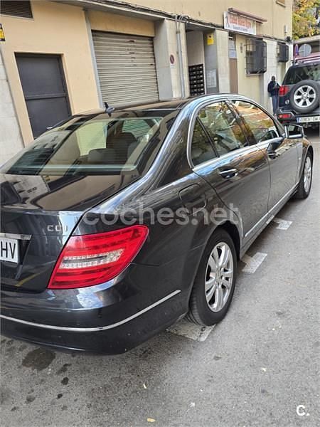 Usado Mercedes C200 Avantgarde 136 CV (100 kW) 2011 Negro Berlina