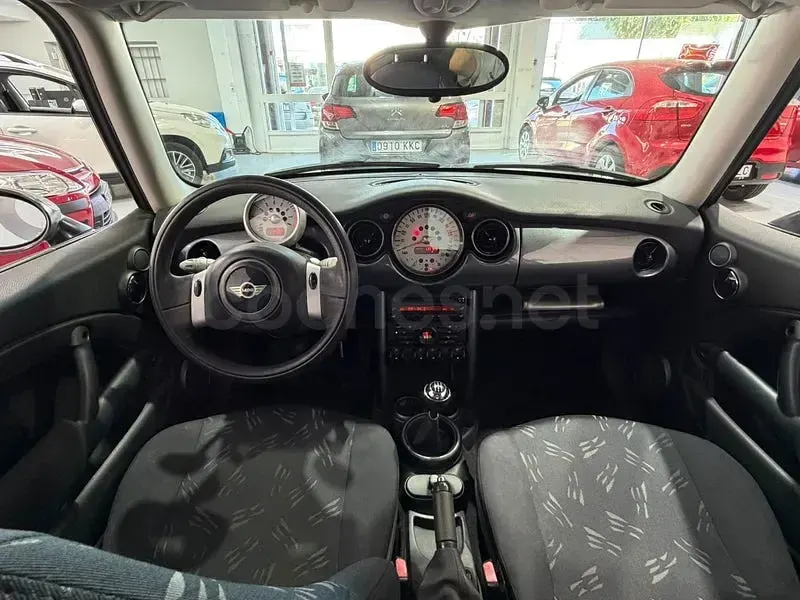Usado Mini ONE 90 CV (66 kW) 2006 Gris / plata Utilitario