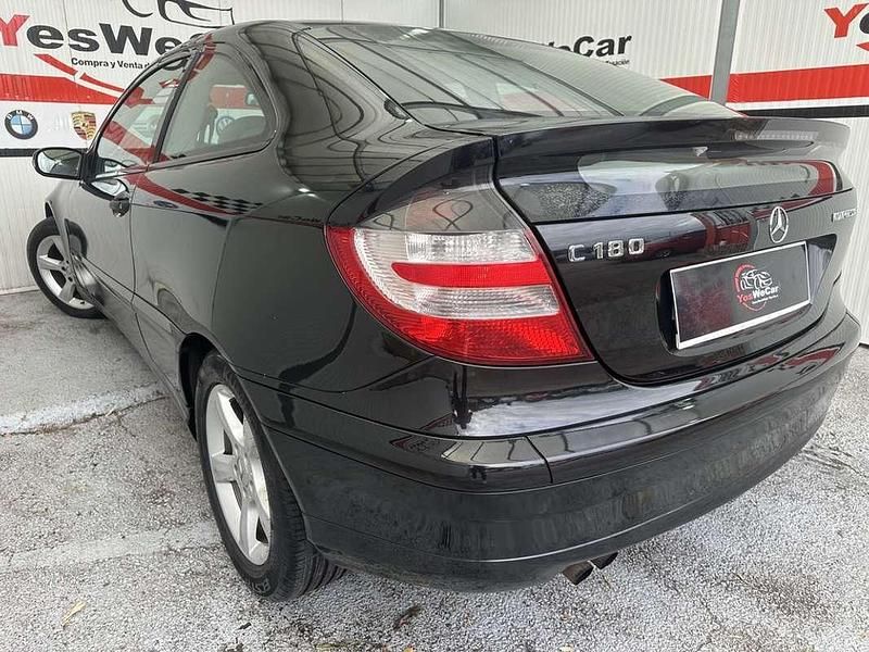 Usado Mercedes C180 Sport Edition 143 CV (105 kW) 2005 Negro Coupe