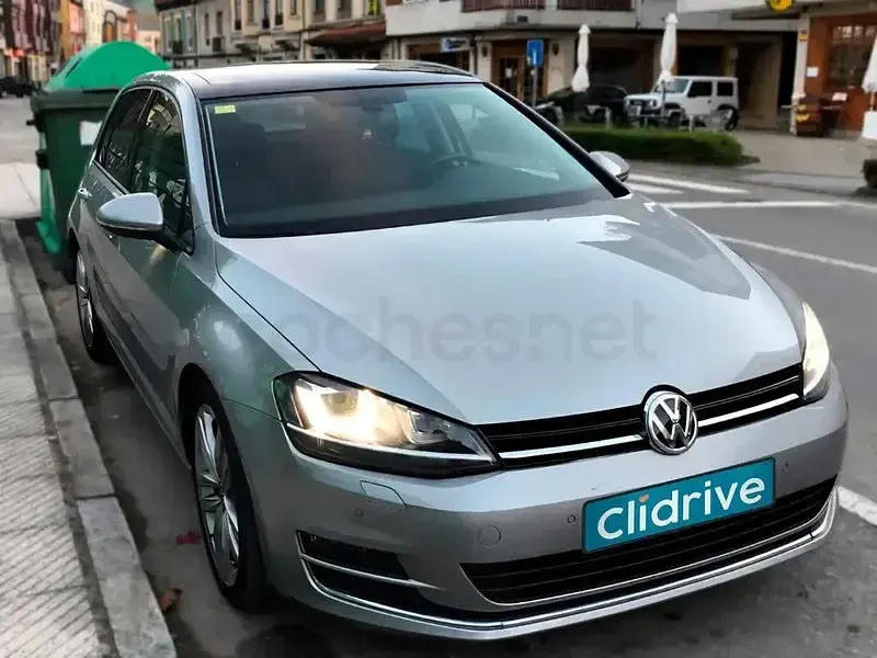 Usado VW Golf Sportsvan Sportline 150 CV (110 kW) 2017 Gris / plata Monovolumen