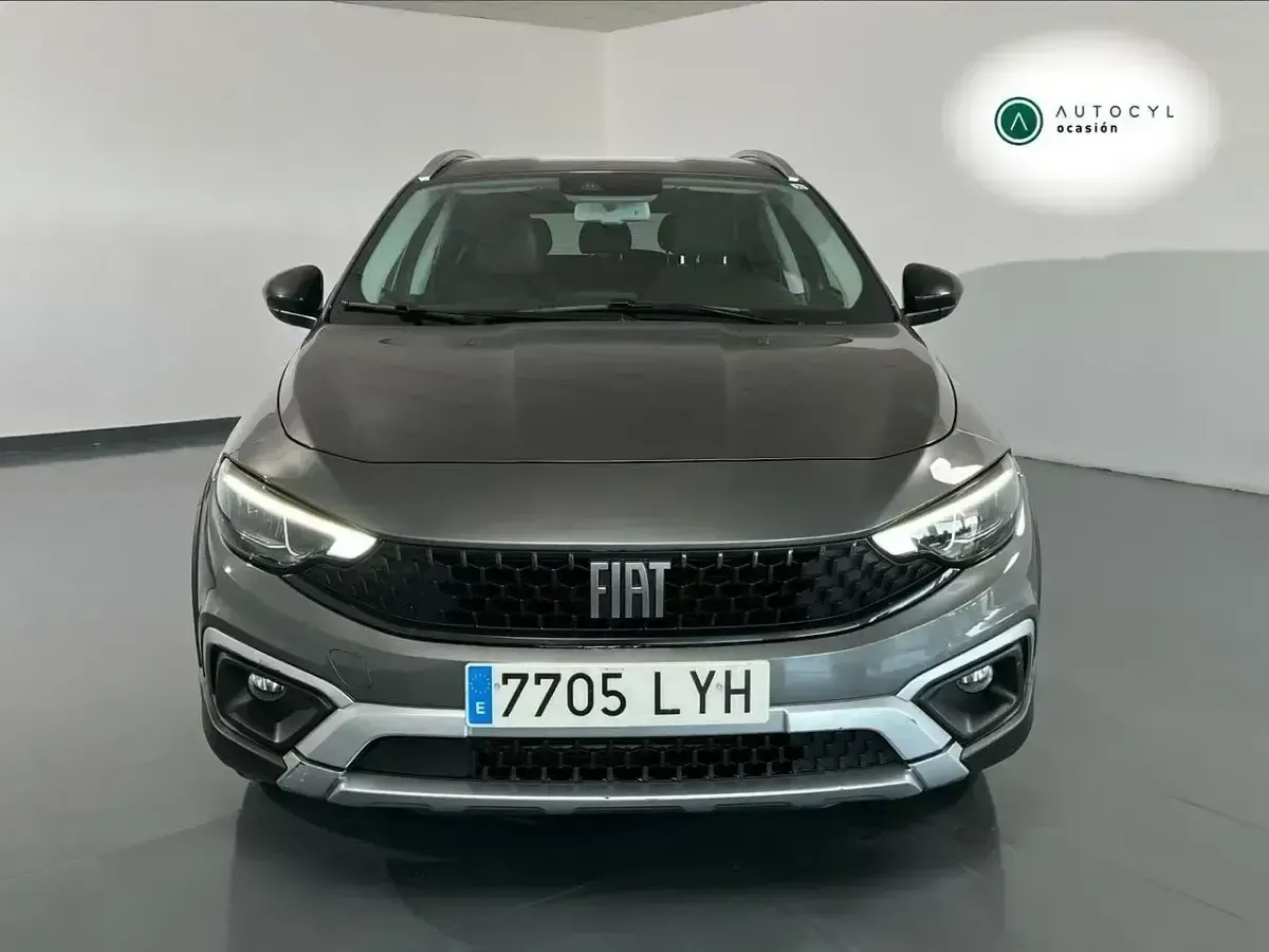 Usado Fiat Tipo Cross 101 CV (74 kW) 2022 Verde Familiar