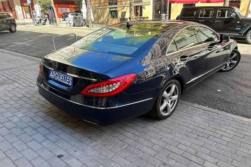 Usado Mercedes CLS350 306 CV (225 kW) 2014 Azul Berlina
