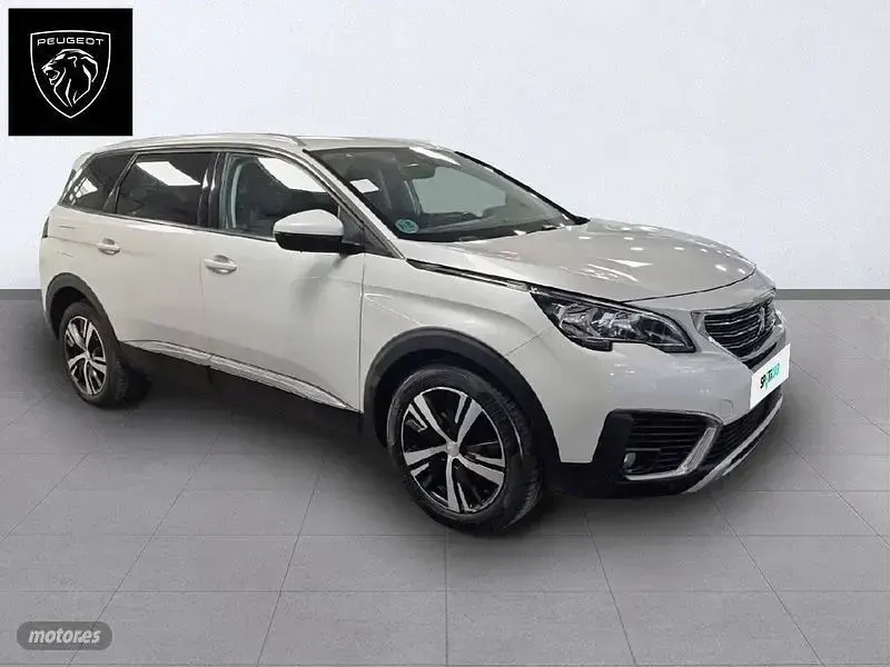 Usado Peugeot 5008 Allure 120 CV (88 kW) 2017 Blanco SUV