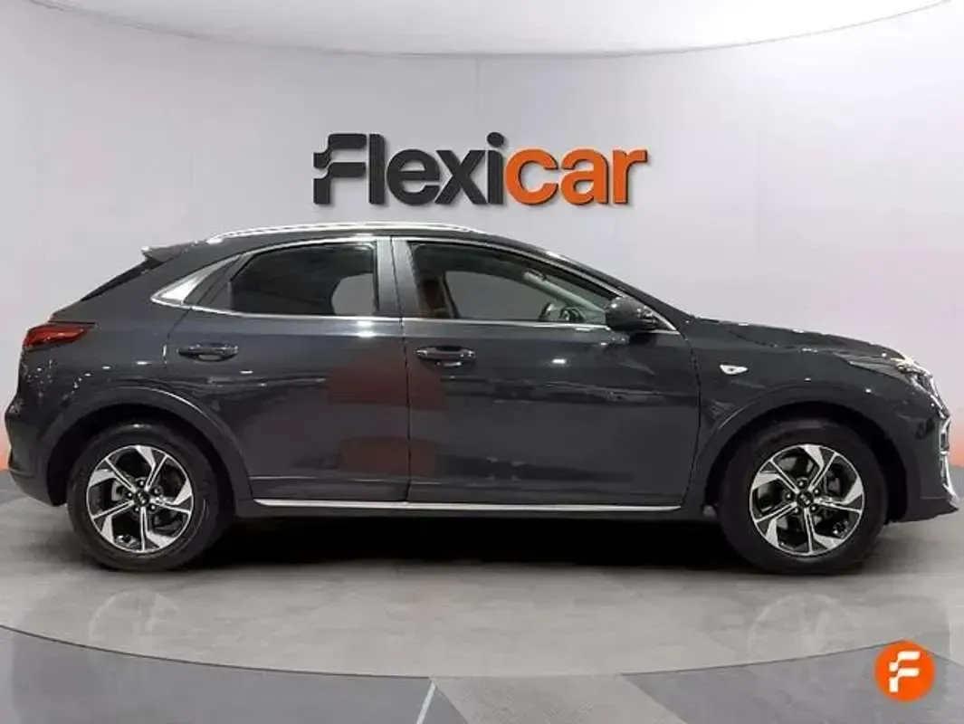 Usado Kia XCeed 120 CV (88 kW) 2019 Gris SUV