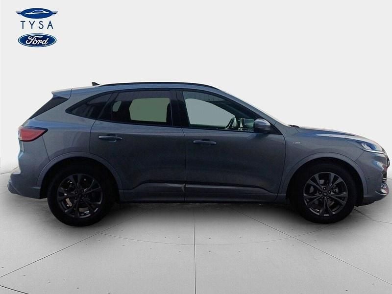 Usado Ford Kuga ST-Line 120 CV (88 kW) 2023 Gris / plata SUV