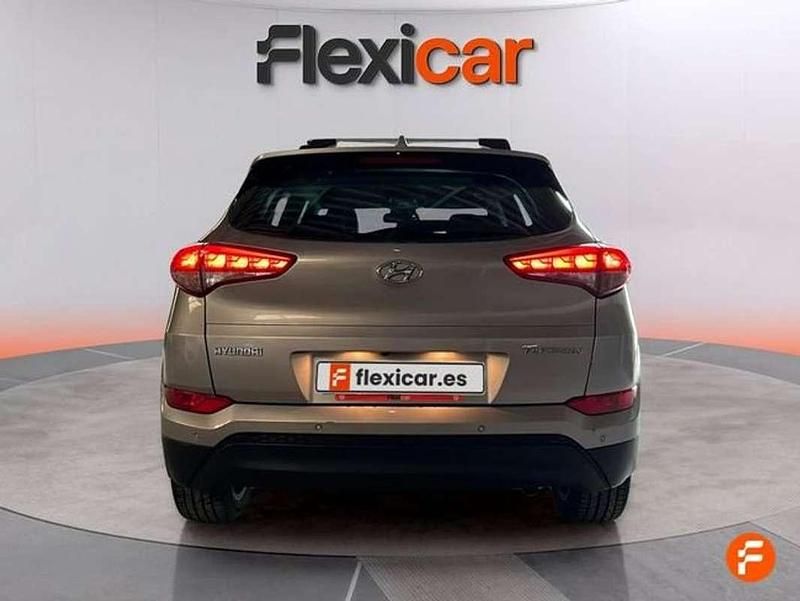Usado Hyundai Tucson GO! 141 CV (103 kW) 2018 Gris SUV