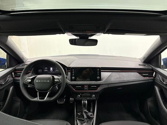 Usado Skoda Scala 115 CV (84 kW) 2025 Azul Utilitario