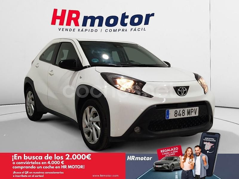 Blanco Usado 2024 Toyota Aygo X-play Utilitario | 15.610 € (Un poco caro) - Imagen 1/4
