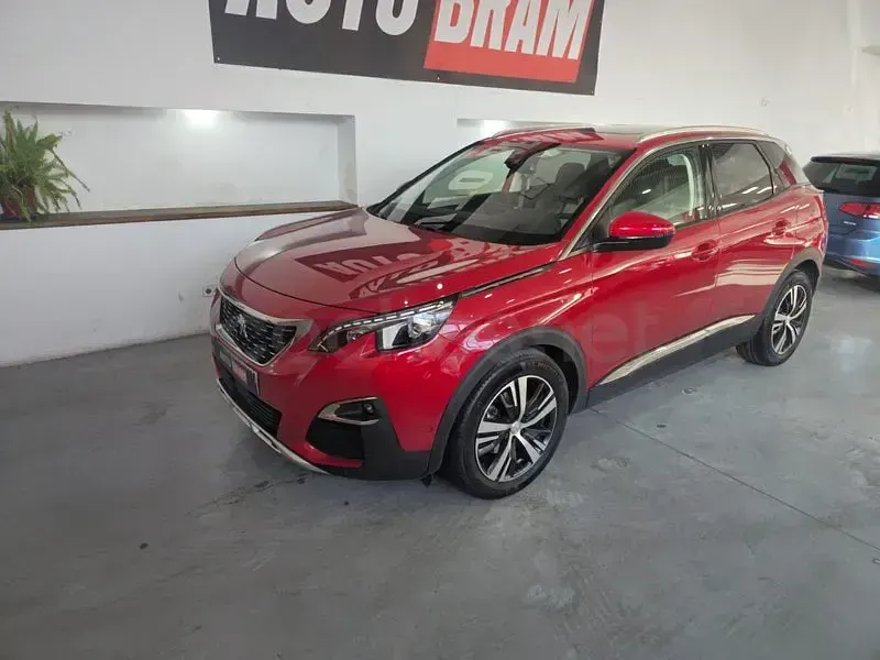 Usado Peugeot 3008 Allure 130 CV (95 kW) 2017 Granate SUV