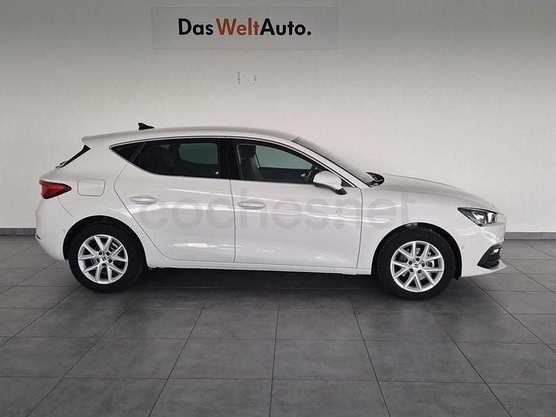 Usado Seat Leon Style 116 CV (85 kW) 2025 Blanco Berlina