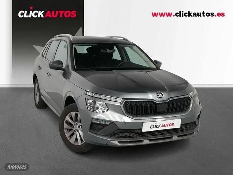 Usado Skoda Kamiq Selection 95 CV (69 kW) 2025 Gris SUV