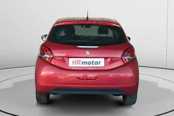 Usado Peugeot 208 Signature Sky 83 CV (61 kW) 2018 Rojo Utilitario