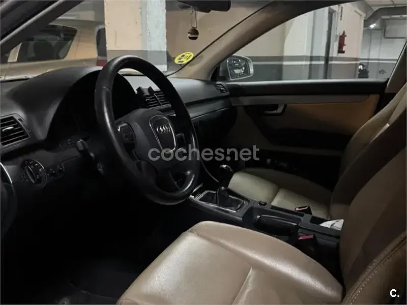 Usado Audi A4 140 CV (102 kW) 2007 Gris / plata Berlina