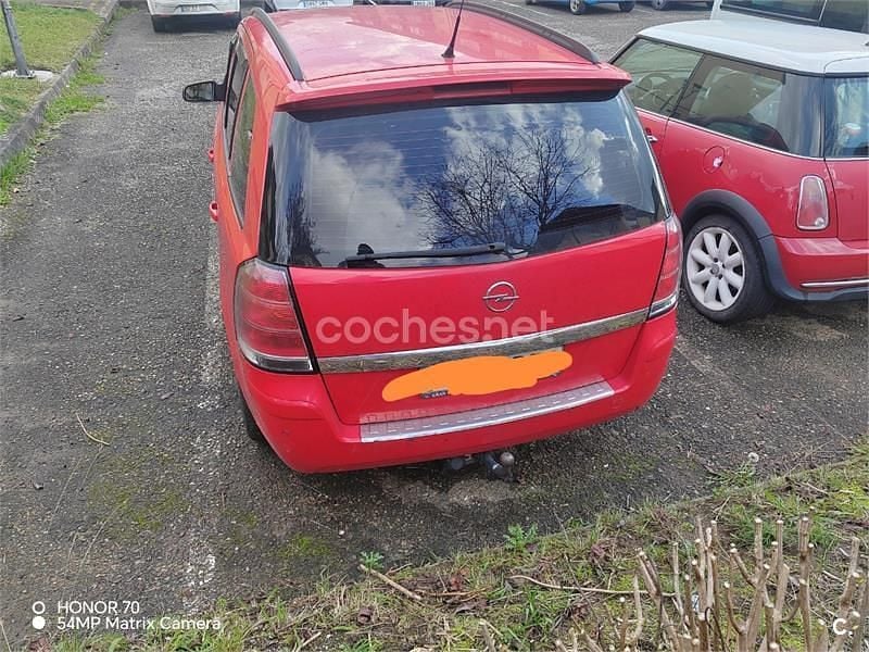 Usado Opel Zafira Enjoy 150 CV (110 kW) 2005 Rojo Monovolumen