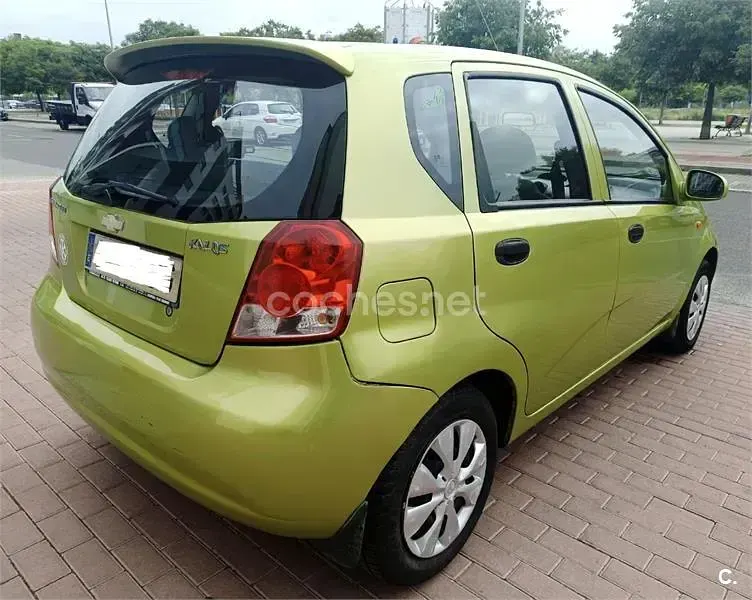 Usado Chevrolet Kalos SE 83 CV (61 kW) 2005 Verde Berlina