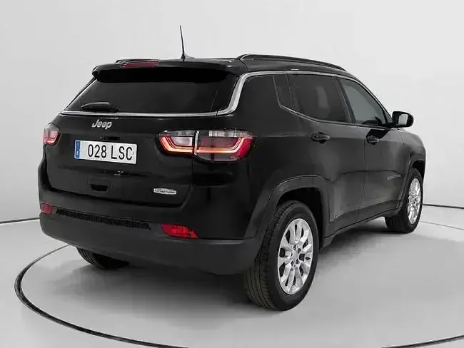 Usado Jeep Compass Longitude 130 CV (95 kW) 2021 Negro SUV