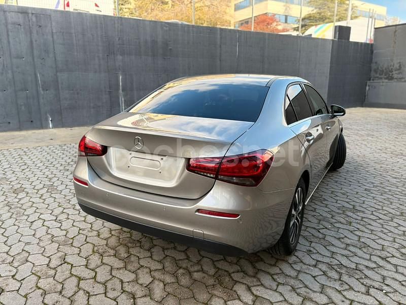 Usado Mercedes A180 116 CV (85 kW) 2020 Gris / plata Berlina