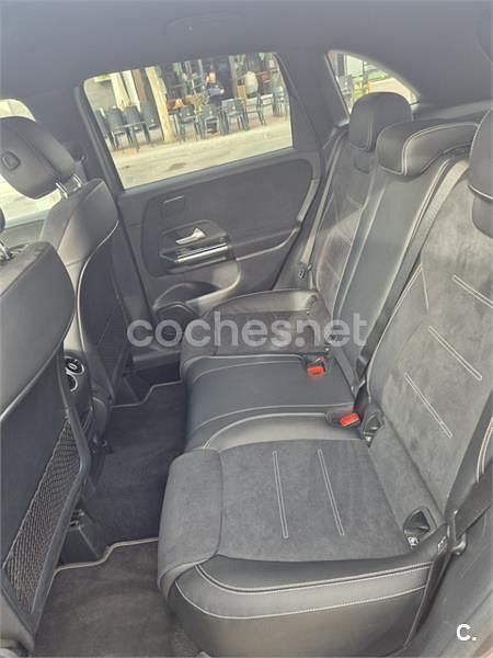 Usado Mercedes B180 136 CV (100 kW) 2021 Marrón Utilitario