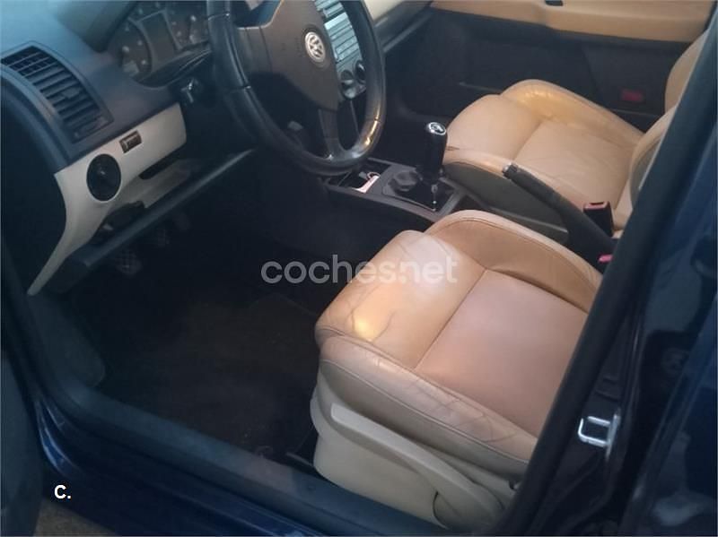 Usado VW Polo Highline 80 CV (58 kW) 2008 Azul Utilitario