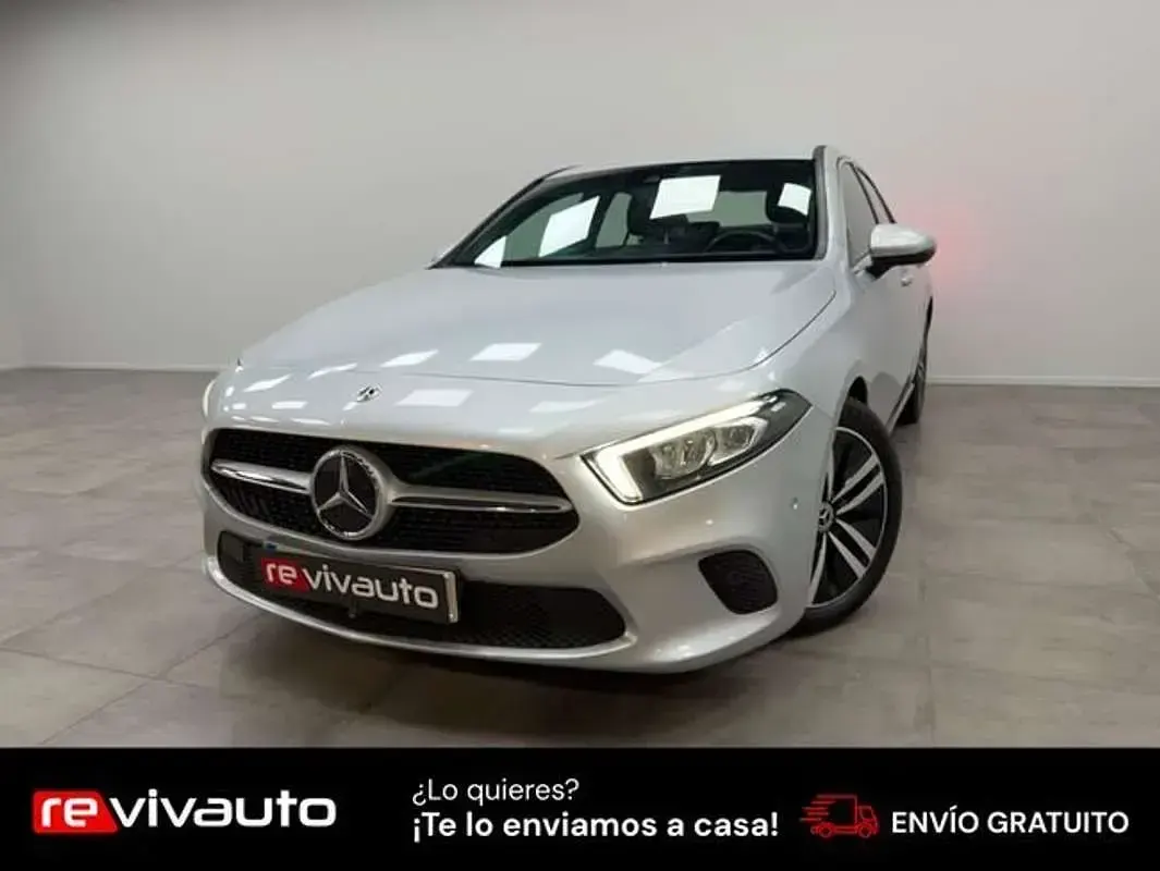 Usado Mercedes A180 116 CV (85 kW) 2022 Gris Berlina