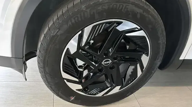 Nuevo Nissan Qashqai N-Connecta 140 CV (102 kW) 2026 Kori white techo black SUV