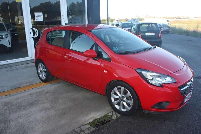 Usado Opel Corsa Selective 90 CV (66 kW) 2018 Rojo Utilitario