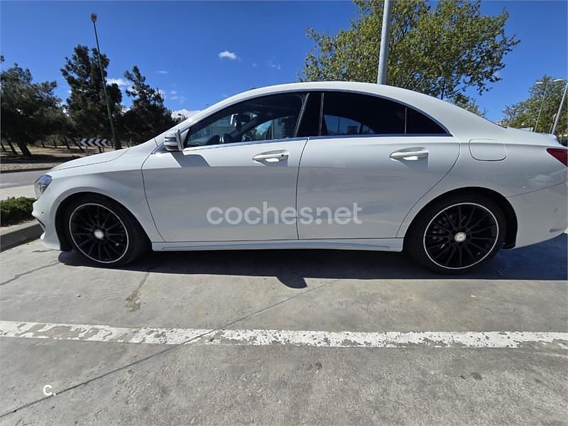 Usado Mercedes CLA200 136 CV (100 kW) 2014 Blanco Berlina