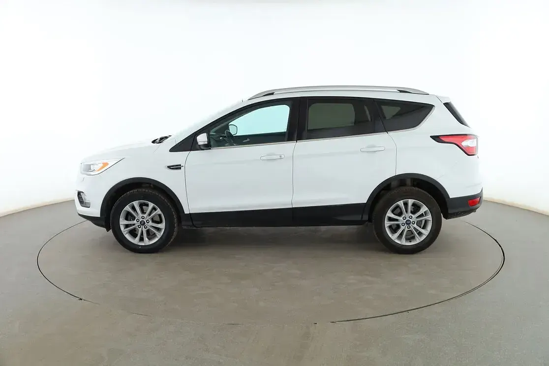 Usado Ford Kuga Titanium 150 CV (110 kW) 2017 Blanco SUV