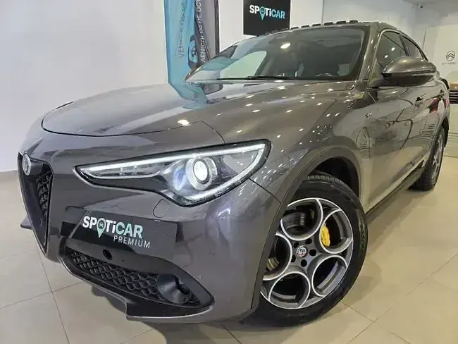 Usado Alfa Romeo Stelvio Sprint 190 CV (139 kW) 2021 Gris SUV