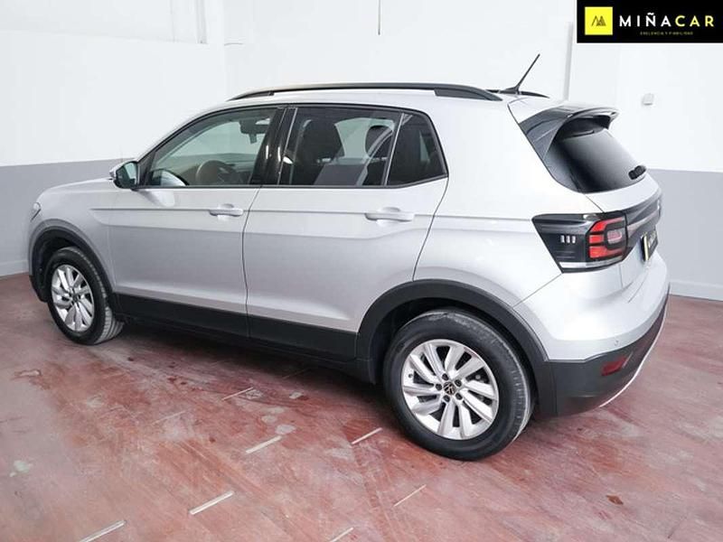 Usado VW T-Cross Advance 110 CV (80 kW) 2023 Gris SUV