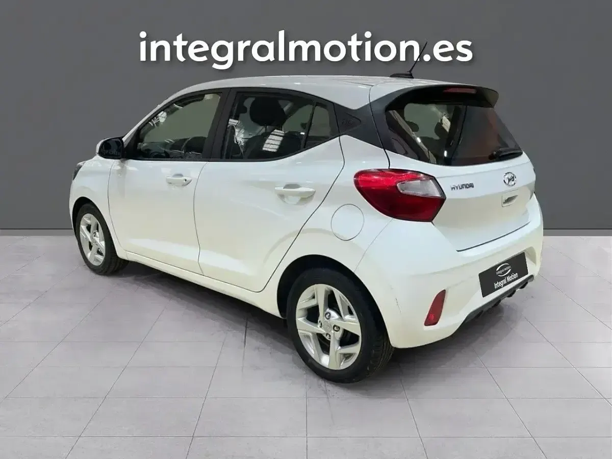 Usado Hyundai i10 66 CV (48 kW) 2022 Blanco Utilitario