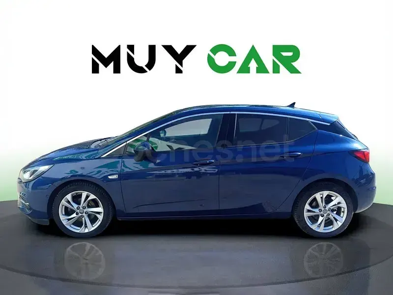 Usado Opel Astra 110 CV (80 kW) 2019 Azul Berlina