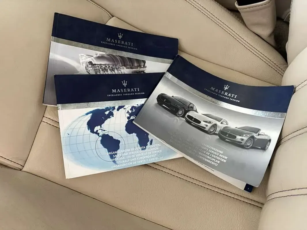 Usado Maserati GranCabrio 2010 Gris Descapotable
