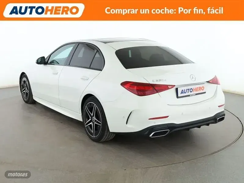 Usado Mercedes C220 AMG line 200 CV (147 kW) 2022 Blanco Berlina