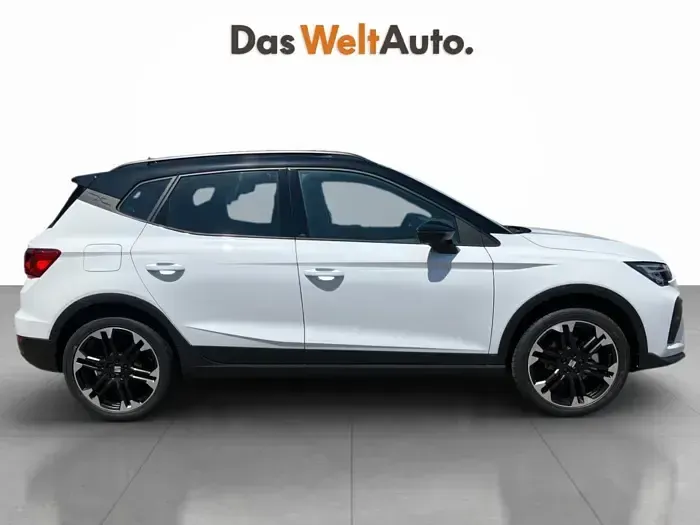 Usado Seat Arona FR 115 CV (84 kW) 2026 Blanco SUV