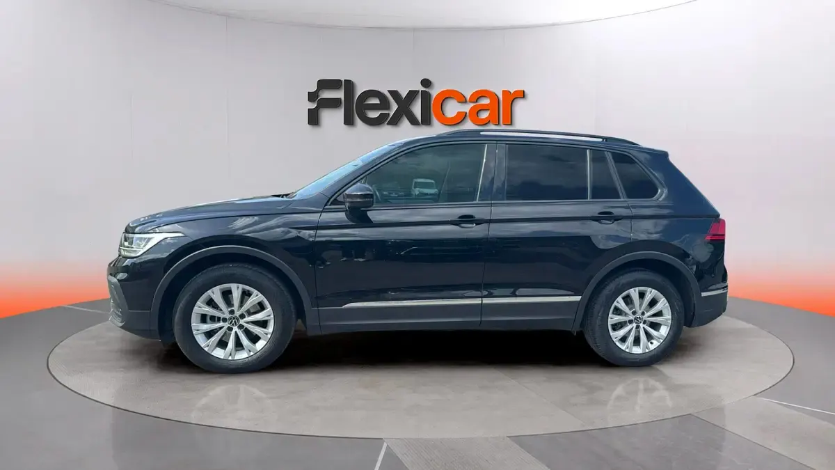 Usado VW Tiguan Life 150 CV (110 kW) 2021 Negro SUV