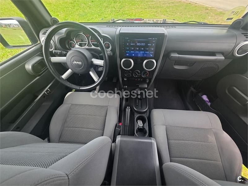 Usado Jeep Wrangler Sahara 177 CV (130 kW) 2010 Negro SUV