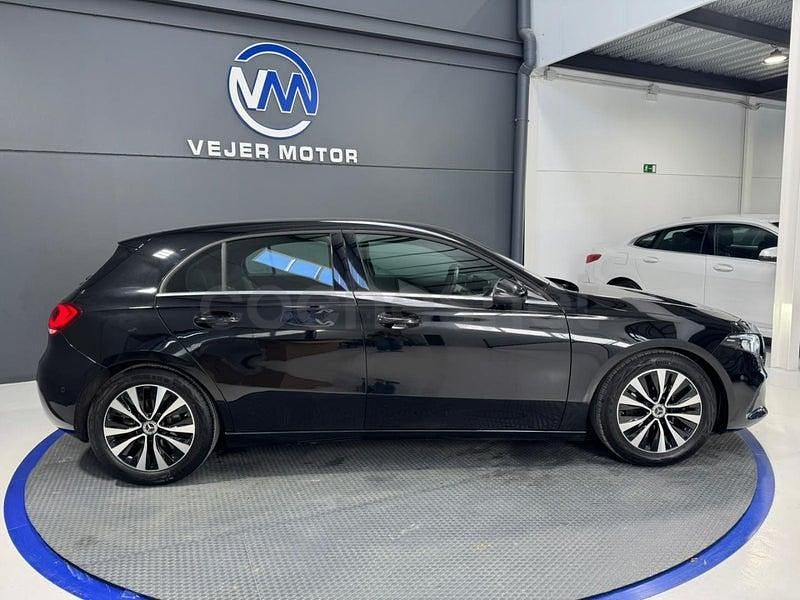 Begagnad Mercedes A200 150 HK (110 kW) 2021 Svart Sedan