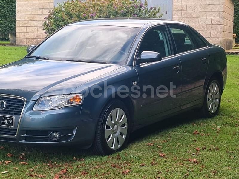 Gris / plata Usado 2006 Audi A4 Berlina | 7990 € (Un poco caro) - Imagen 1/4