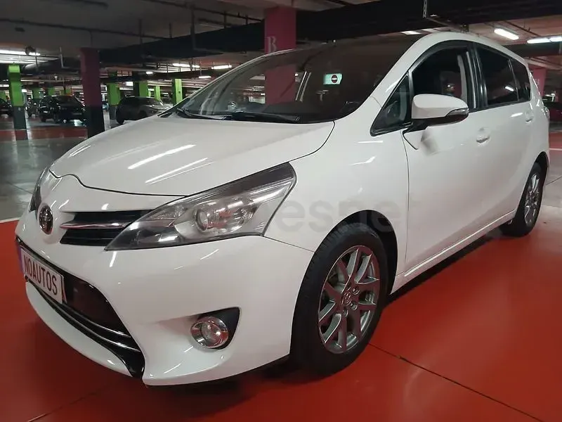Usado Toyota Verso Advance 112 CV (82 kW) 2014 Blanco Monovolumen