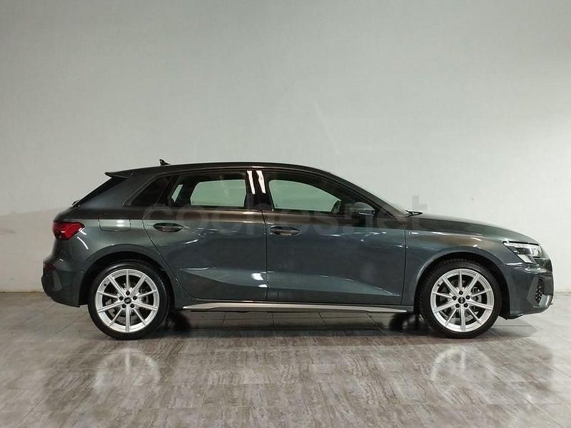 Usado Audi A3 S-Line 204 CV (150 kW) 2024 Gris / plata Berlina