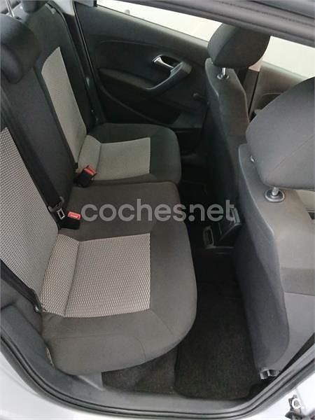 Usado VW Polo Advance 75 CV (55 kW) 2012 Gris / plata Utilitario