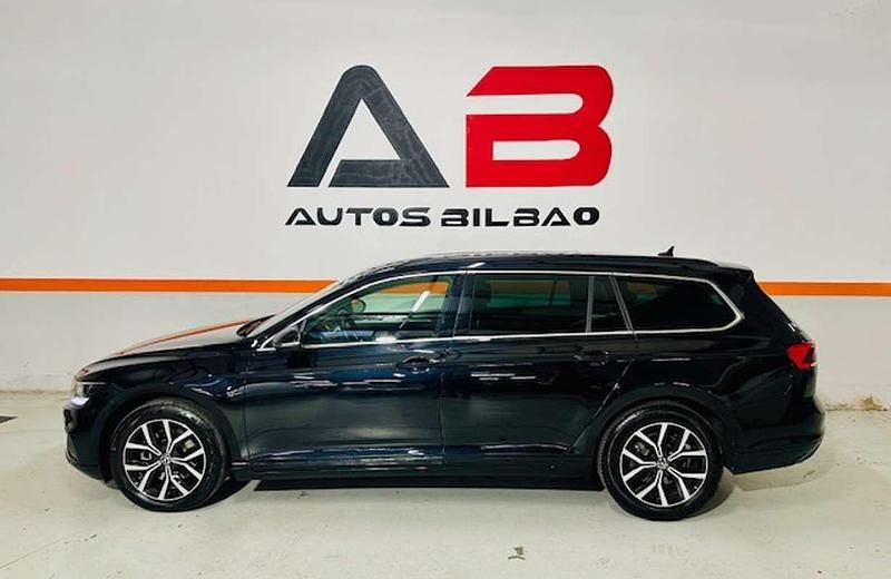 Usado VW Passat Business 150 CV (110 kW) 2022 Negro Familiar