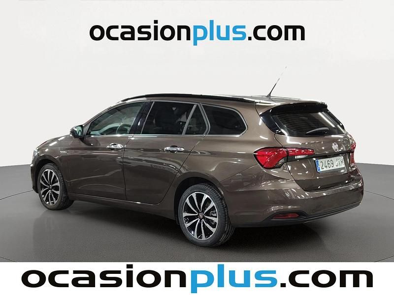 Usado Fiat Tipo Lounge 120 CV (88 kW) 2017 Marrón Familiar