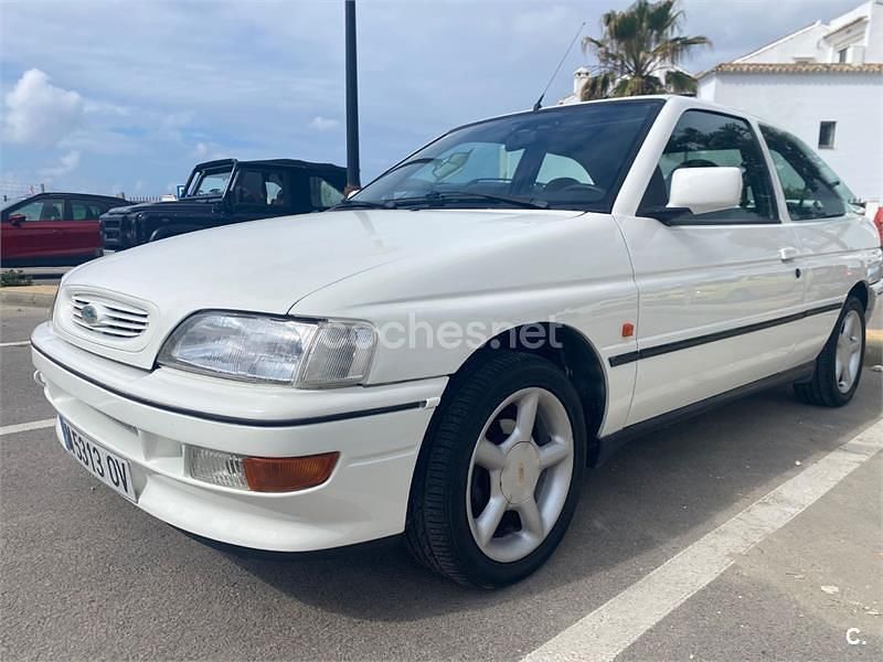 Usado Ford Escort Cabriolet 130 CV (95 kW) 1993 Blanco Descapotable