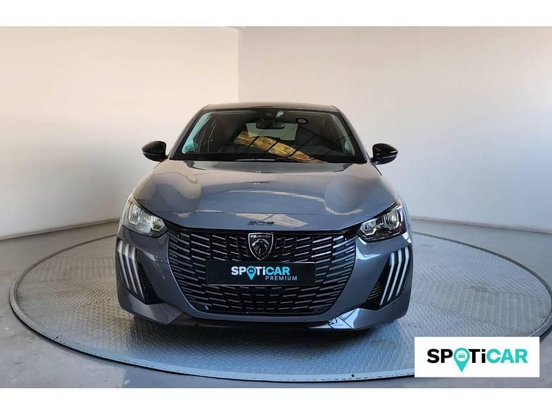 Usado Peugeot 208 Allure 100 CV (73 kW) 2025 Gris Utilitario