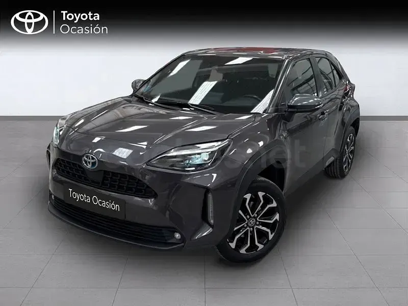 Usado Toyota Yaris Cross Active 116 CV (85 kW) 2022 Gris / plata SUV